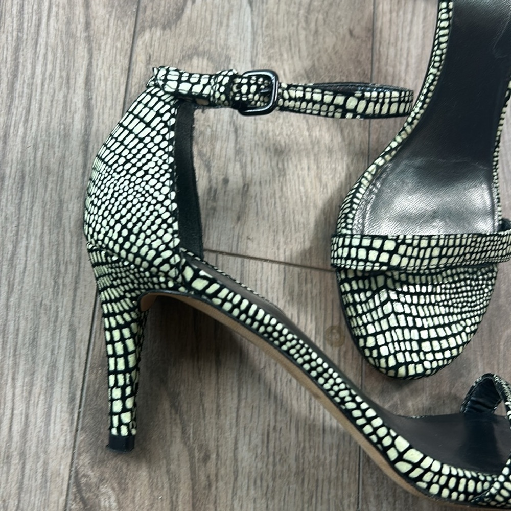 Perfect Stuart Weitzman ankle strap 3” heel patterned sandals black cream 6 - Picture 2 of 9